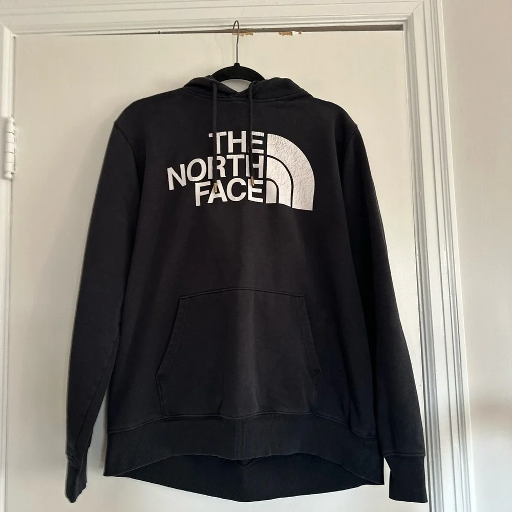 The North Face men’s Sz: L Hoodie Sweatshirt black half dome Logo Pullover.
